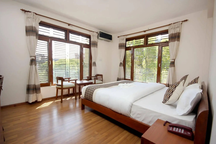 Hotel Holiday House