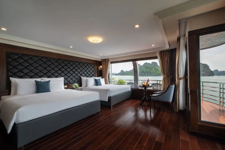 Grand Quadruple room with balcony