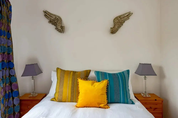 Bright and Spacious 2 Bedroom Flat