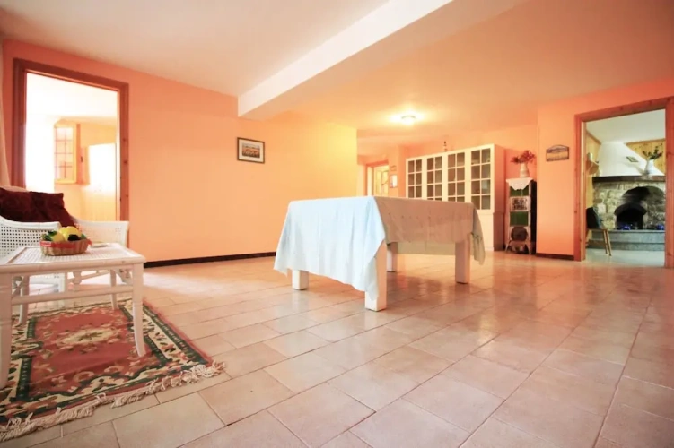 4 Bedrooms Apartment
