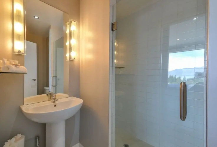 3 Bedrooms Villa with balcony and with lake view