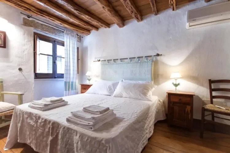 2 Bedrooms Cottage