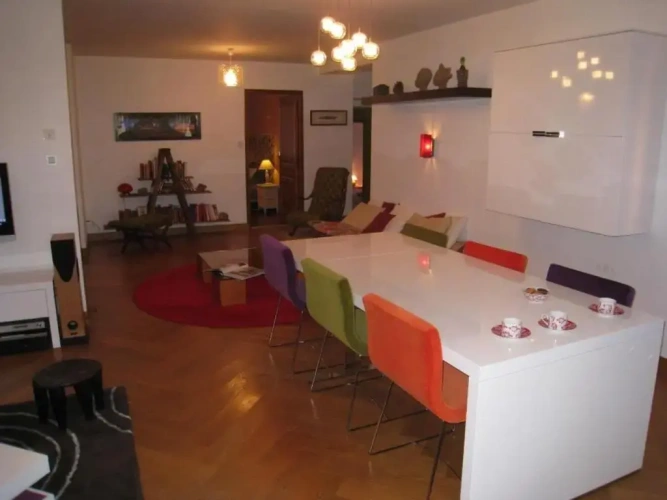 3 Bedrooms Apartment