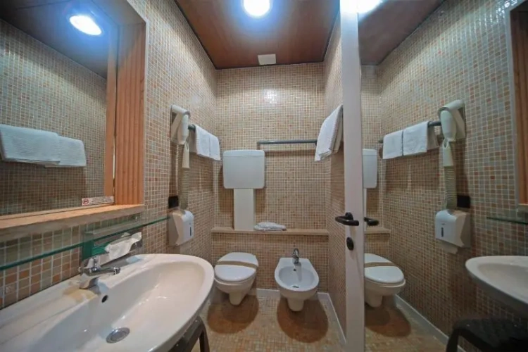 Standard Triple room with balcony