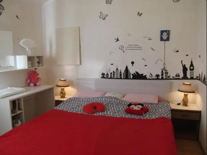 3 Bedrooms Sextuple Apartment with balcony