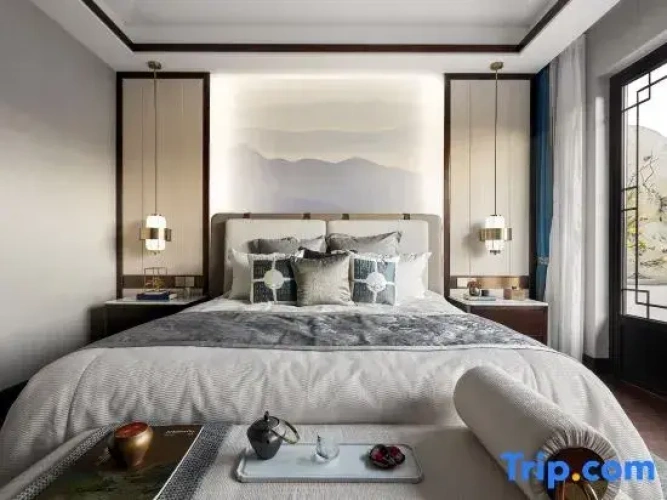 Grand room