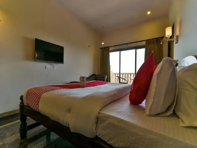 Aarya Boulevard by OYO Rooms