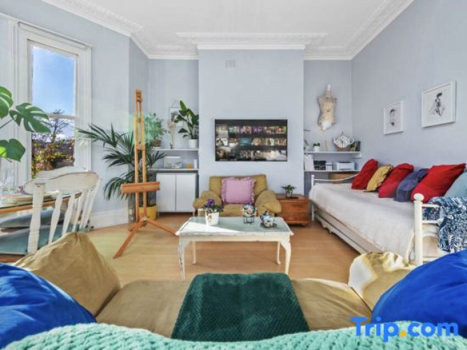 Bright & Spacious Hampstead 2bed