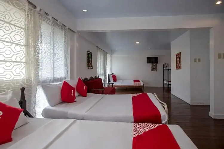 OYO 588 Sunrock Resort