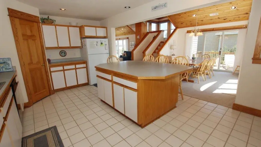 Stress Free Zone - 4 Br home by RedAwning