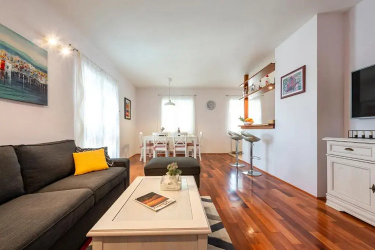Apartment Miljas
