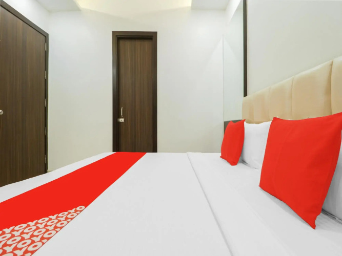 OYO 85906 Hotel Noor Residency