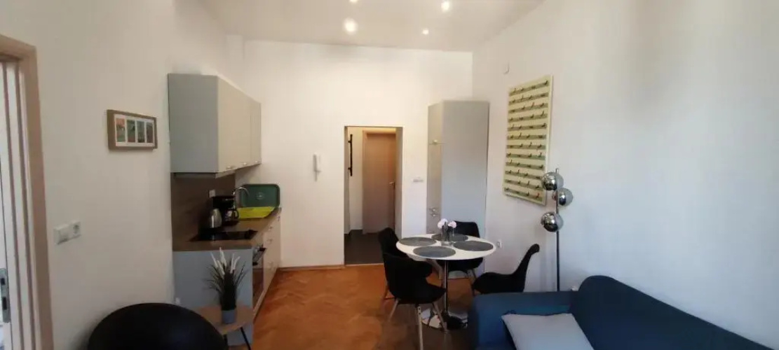 Apartment Milani with private garage