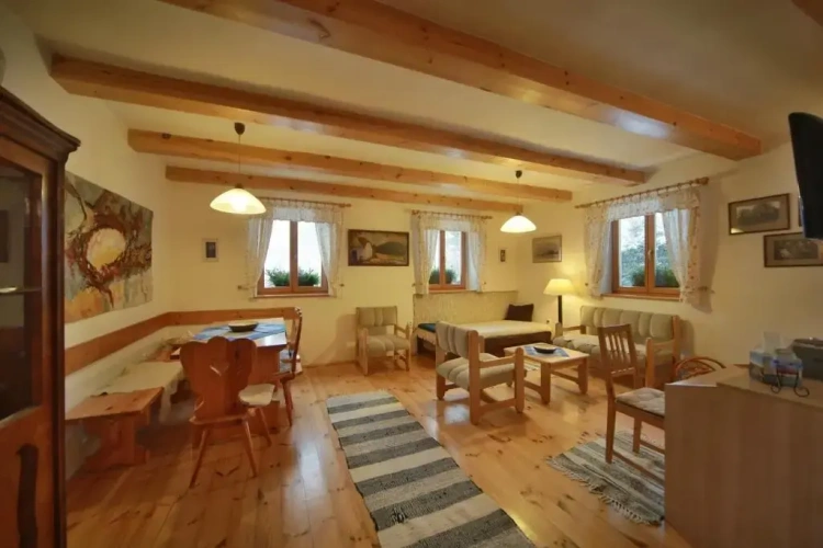 2 Bedrooms Villa