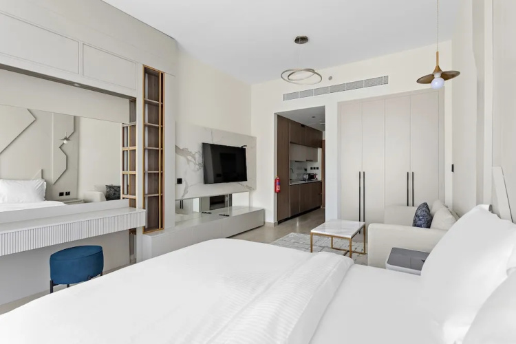 Charming Studio in Arjan With Pool and gym