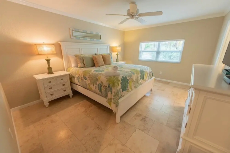 Harbor Side Apartment 5