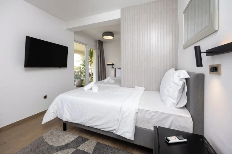 Standard Twin room with balcony