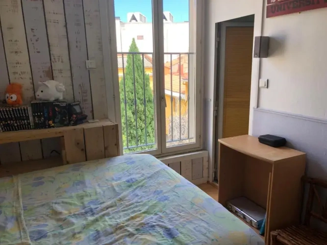 4 Bedrooms Apartment