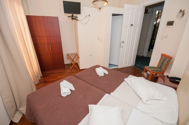 Cecil Hotel