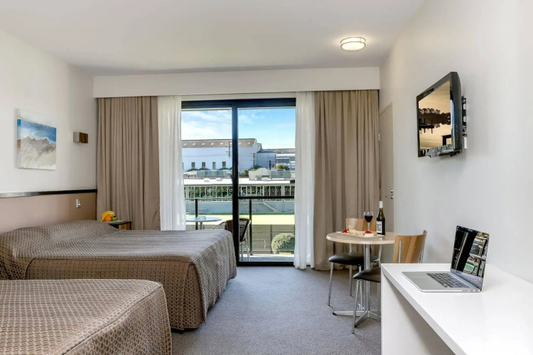 Macquarie 4 Star
