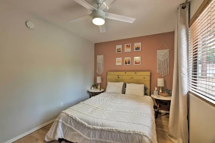 Pet-friendly Show Low Cabin w/ Trail Access!