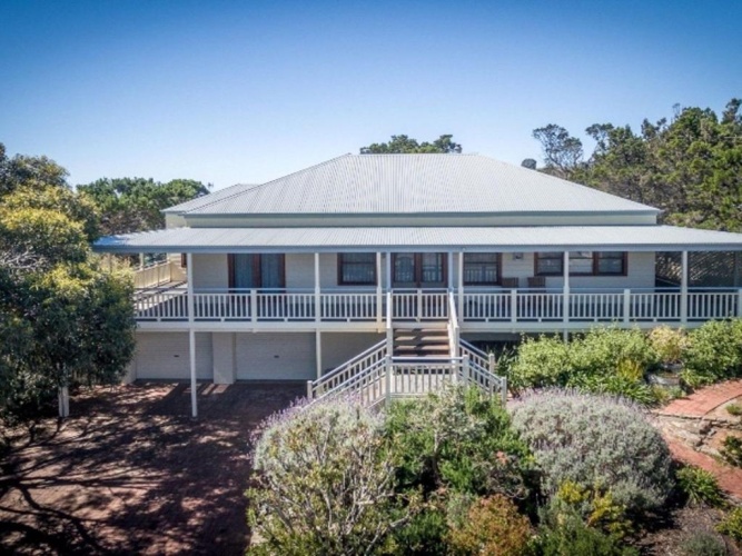 3 Bedrooms Cottage