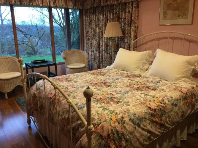 A Cascade View Bed And Breakfast