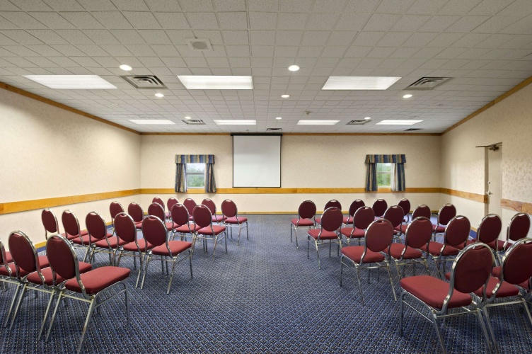 Ramada By Wyndham Trenton photo 12