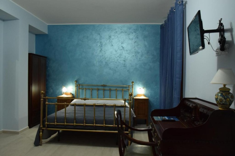 Standard Triple room with balcony