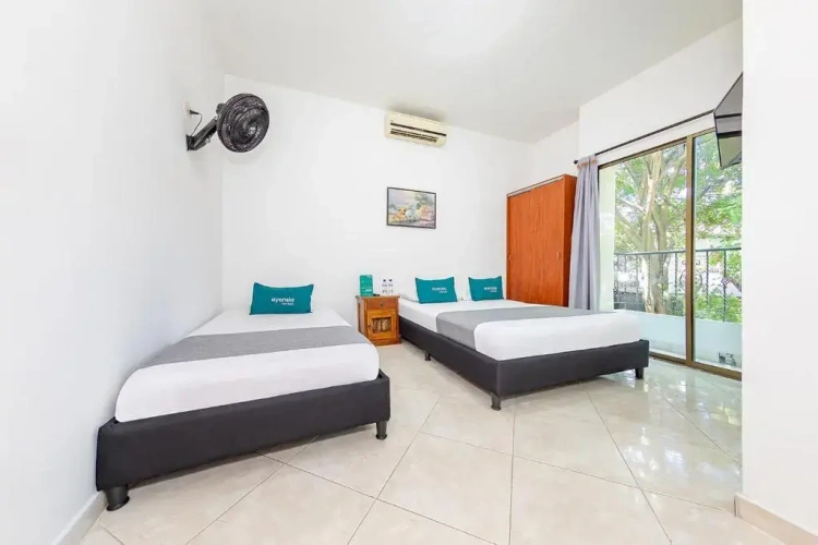 Standard Triple room