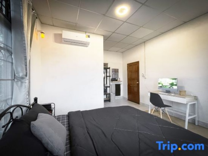 4 Bedrooms Cottage