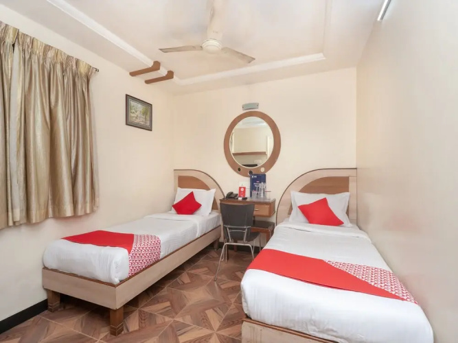 Oyo 16890 Hotel Srm Central Park