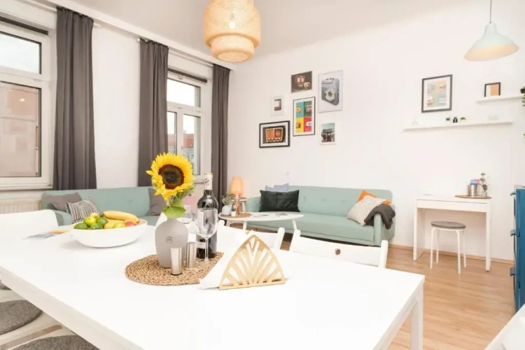 2 Bedrooms Apartment