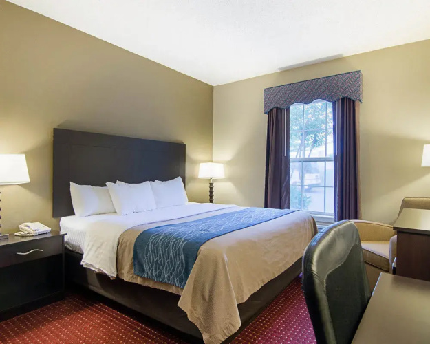 Comfort Inn West