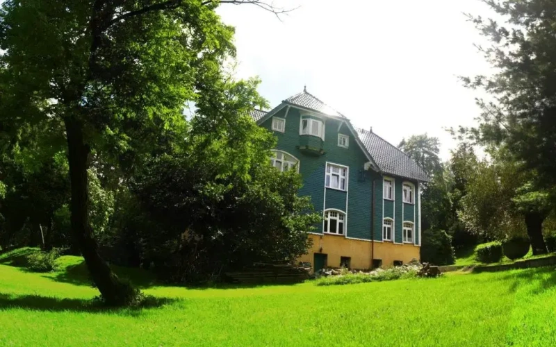 Standard Triple room with garden view