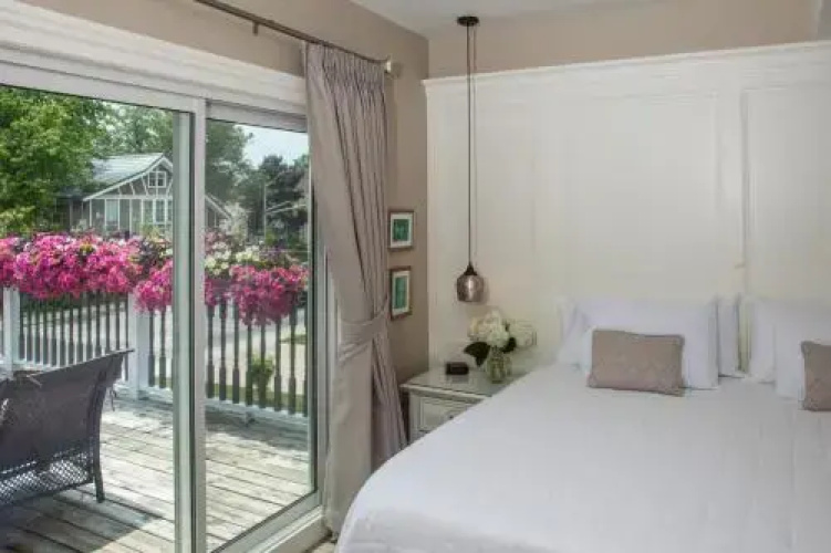 Avery House Bed & Breakfast
