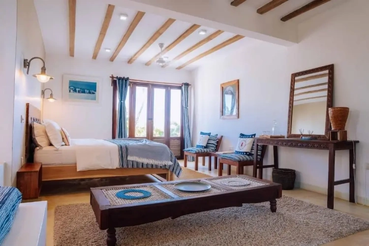 Comfort Double Suite with partial sea view