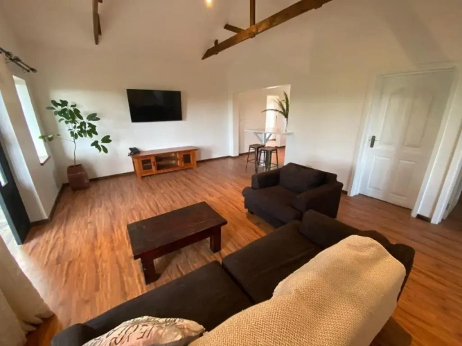 2 Bedrooms Cottage
