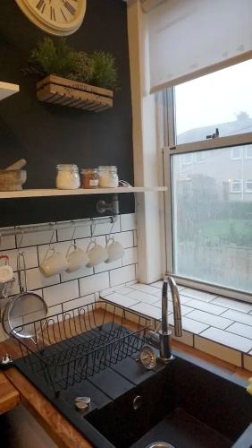 2 Bedroom Flat in Edinburgh With Free Parking
