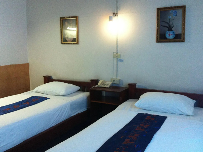 Paradorn Hotel