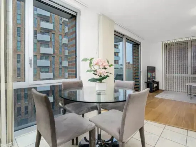 Charming 2 Bedroom Flat in Bromley&nbsp;By&nbsp;Bow