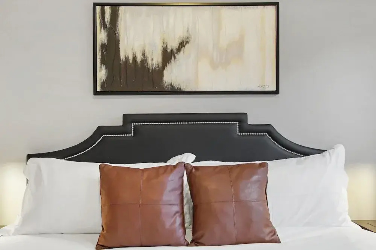 1BR Vibrant Apt - Montrose 2E
