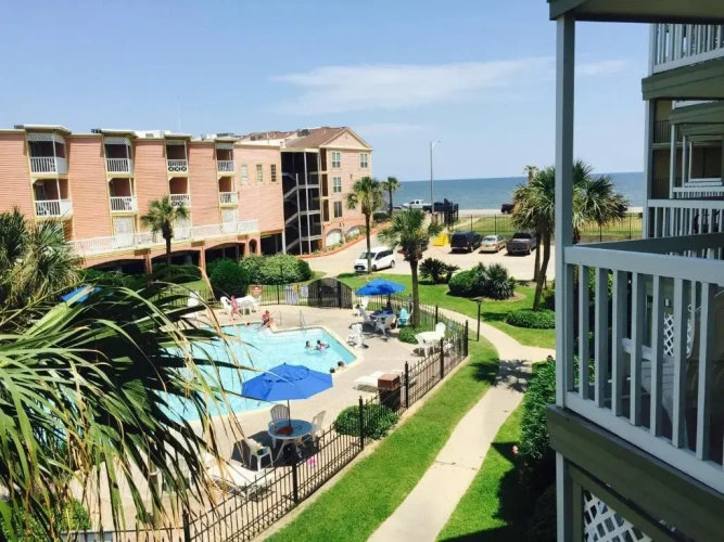 Apartment with sea view
