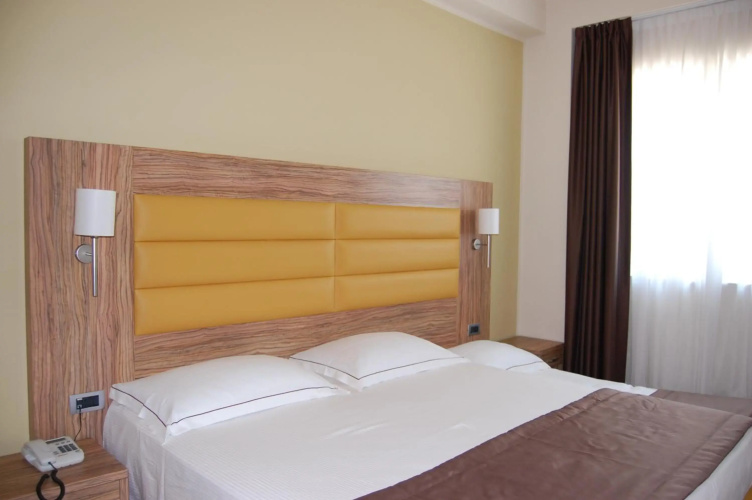 GigaHotel