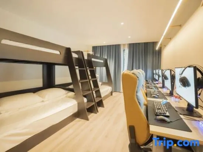 Standard Quintuple room