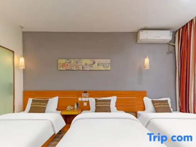 3 Bedrooms Business Triple Suite