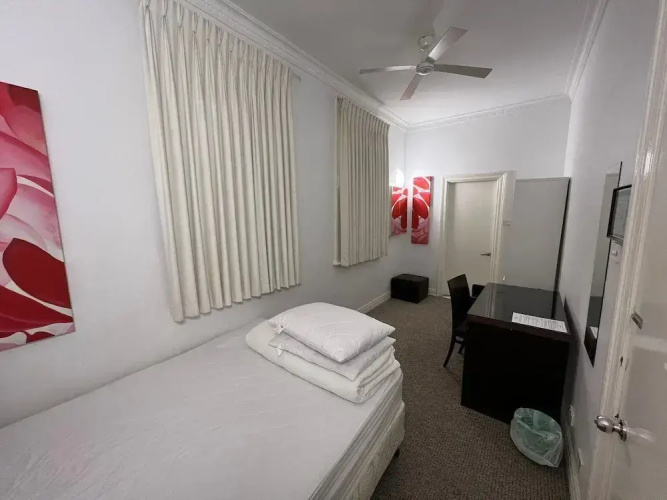 Wallaby Backpackers Hostel Perth - note - Valid passport required to check in