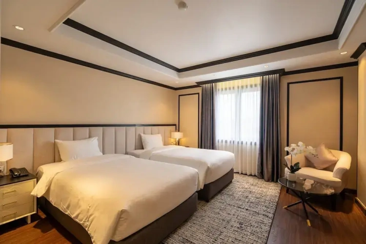 Deluxe Double room with partial ocean view