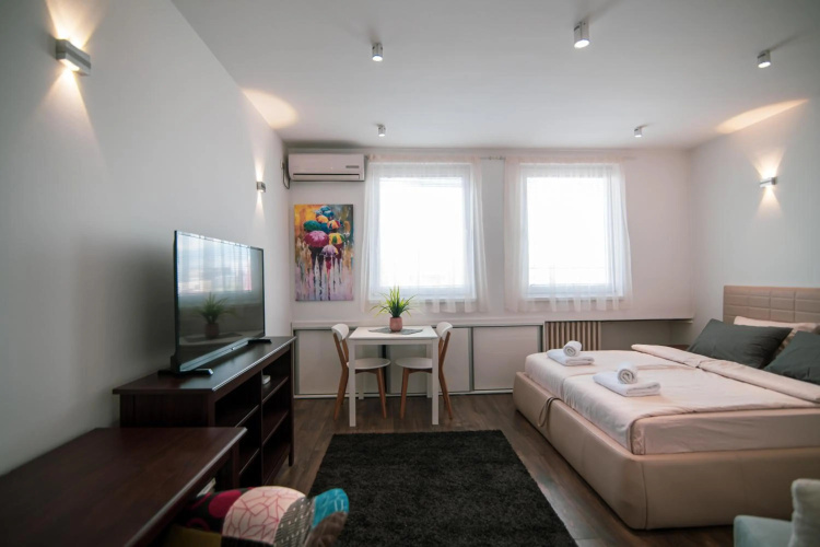 5 Star Central Studio