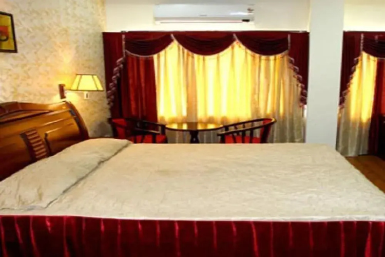 Hotel Shiraaz - 2